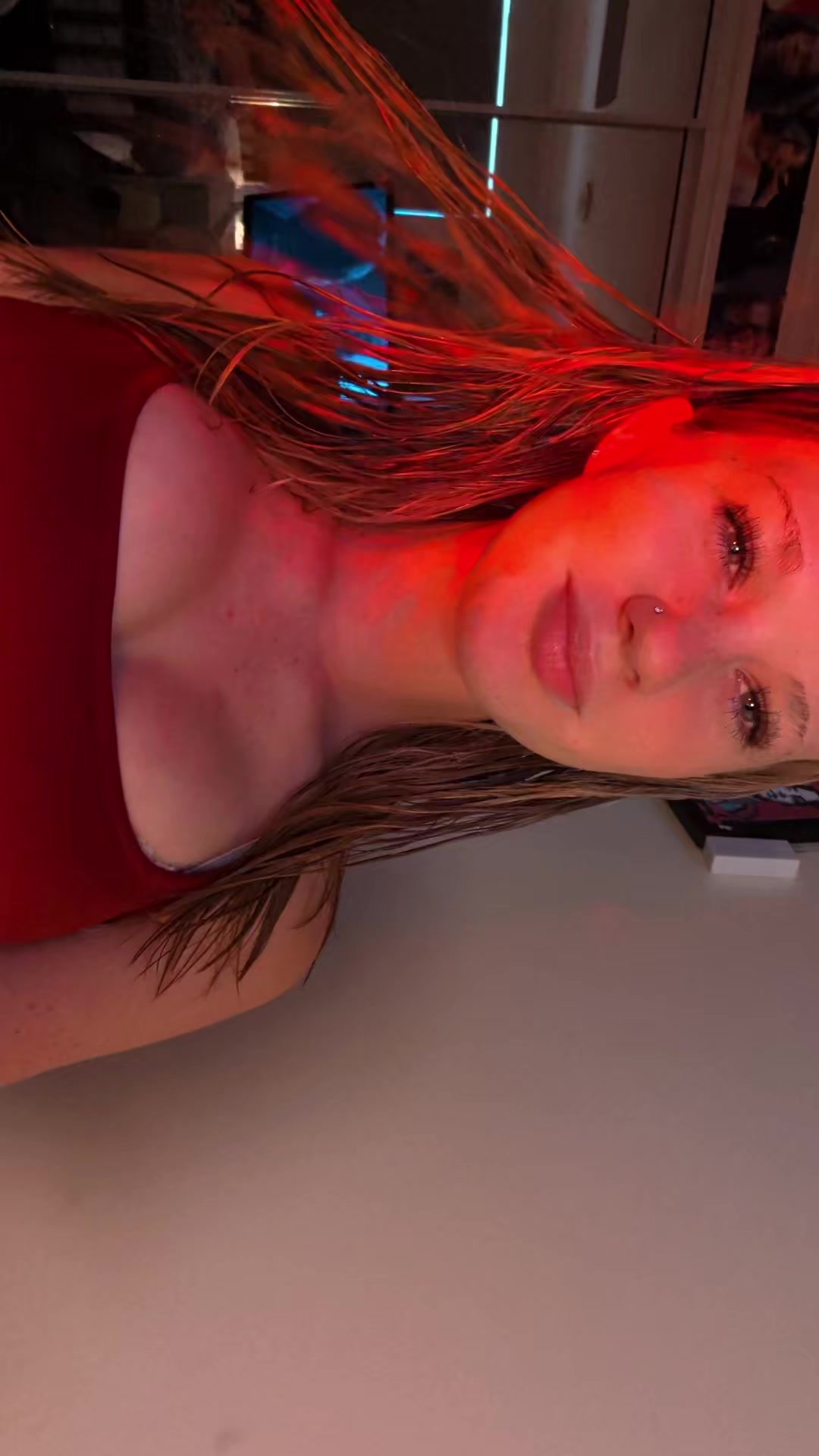 @ellaa🕸️
