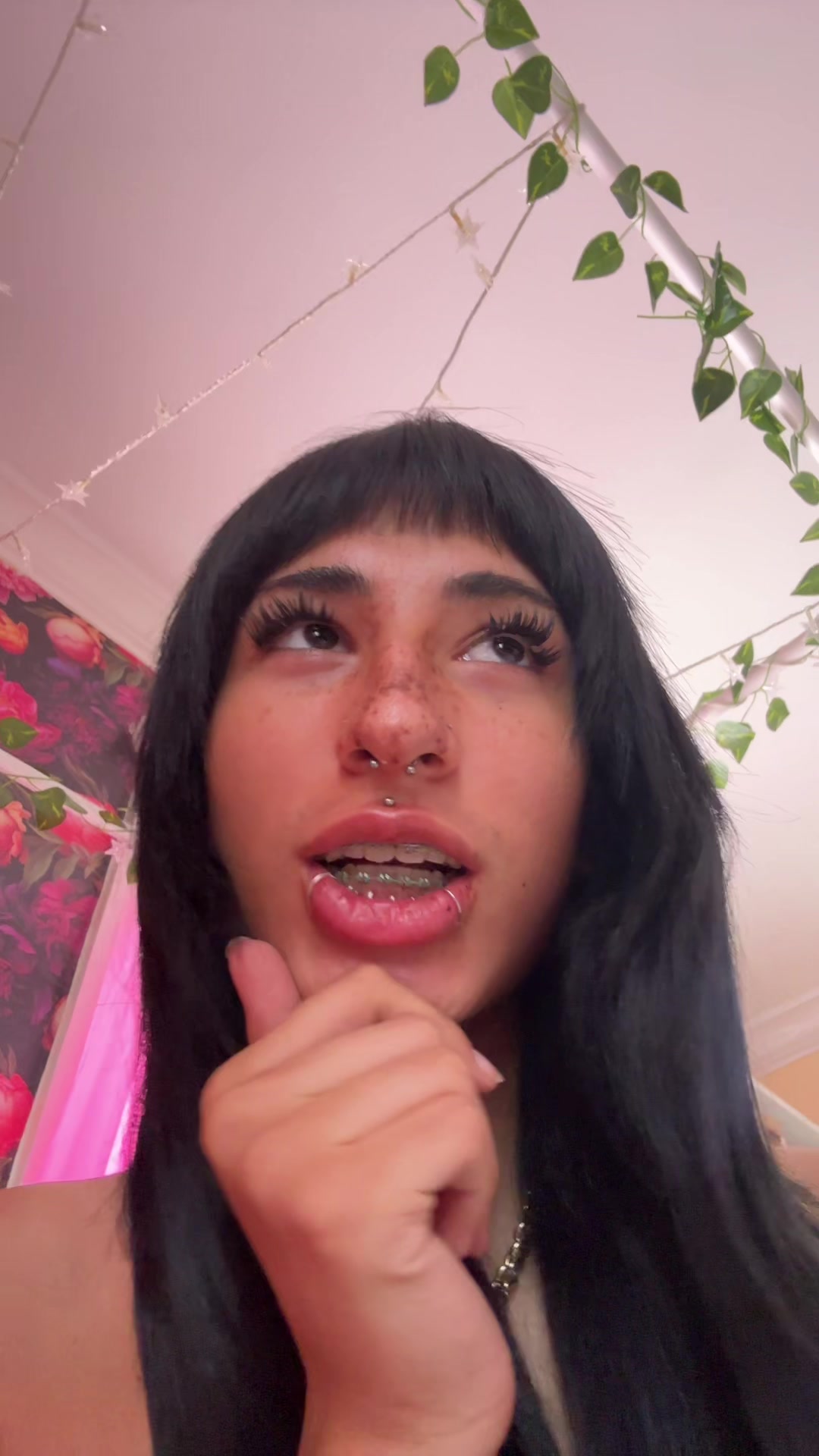 @≽ܫ≼