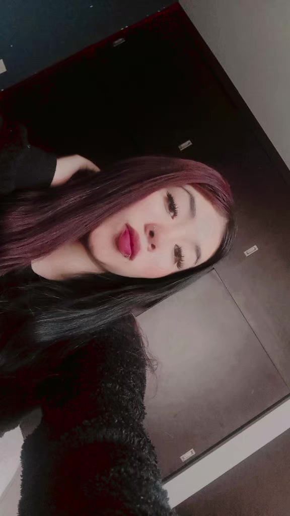 @LORA🌷👸🏻