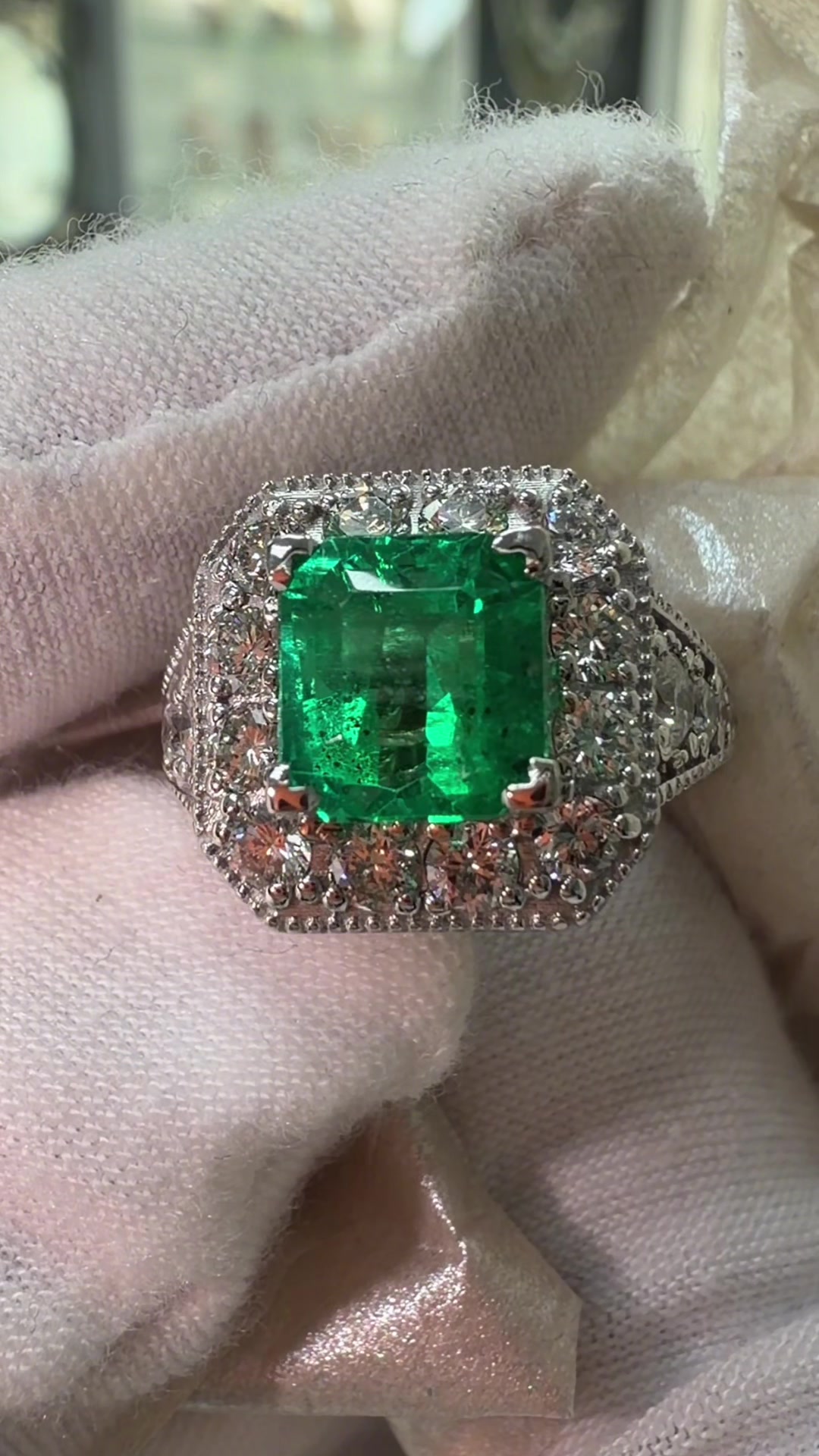 @JR Colombian Emerald