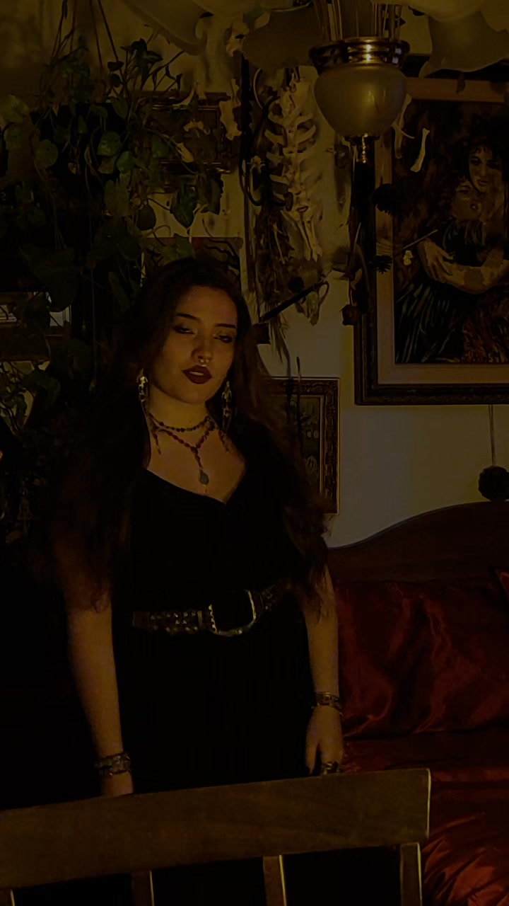 @Sarah_crows