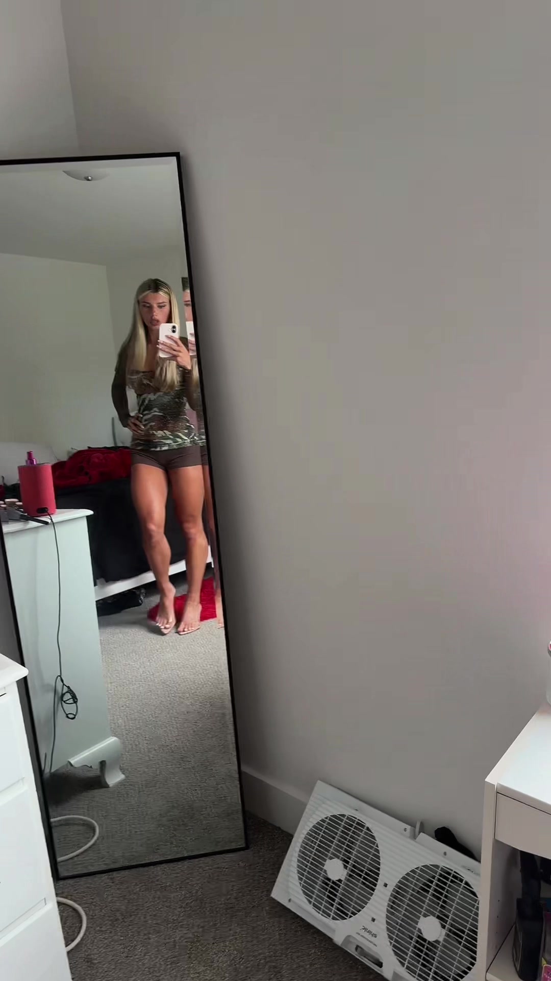 @Lo