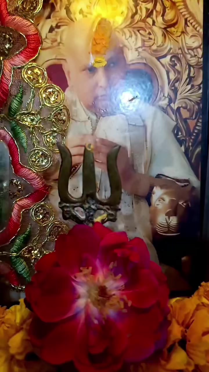 @𝓐𝓼𝓱𝔀𝓪𝓷𝓲 𝓽𝓱𝓪𝓴𝓾𝓻
