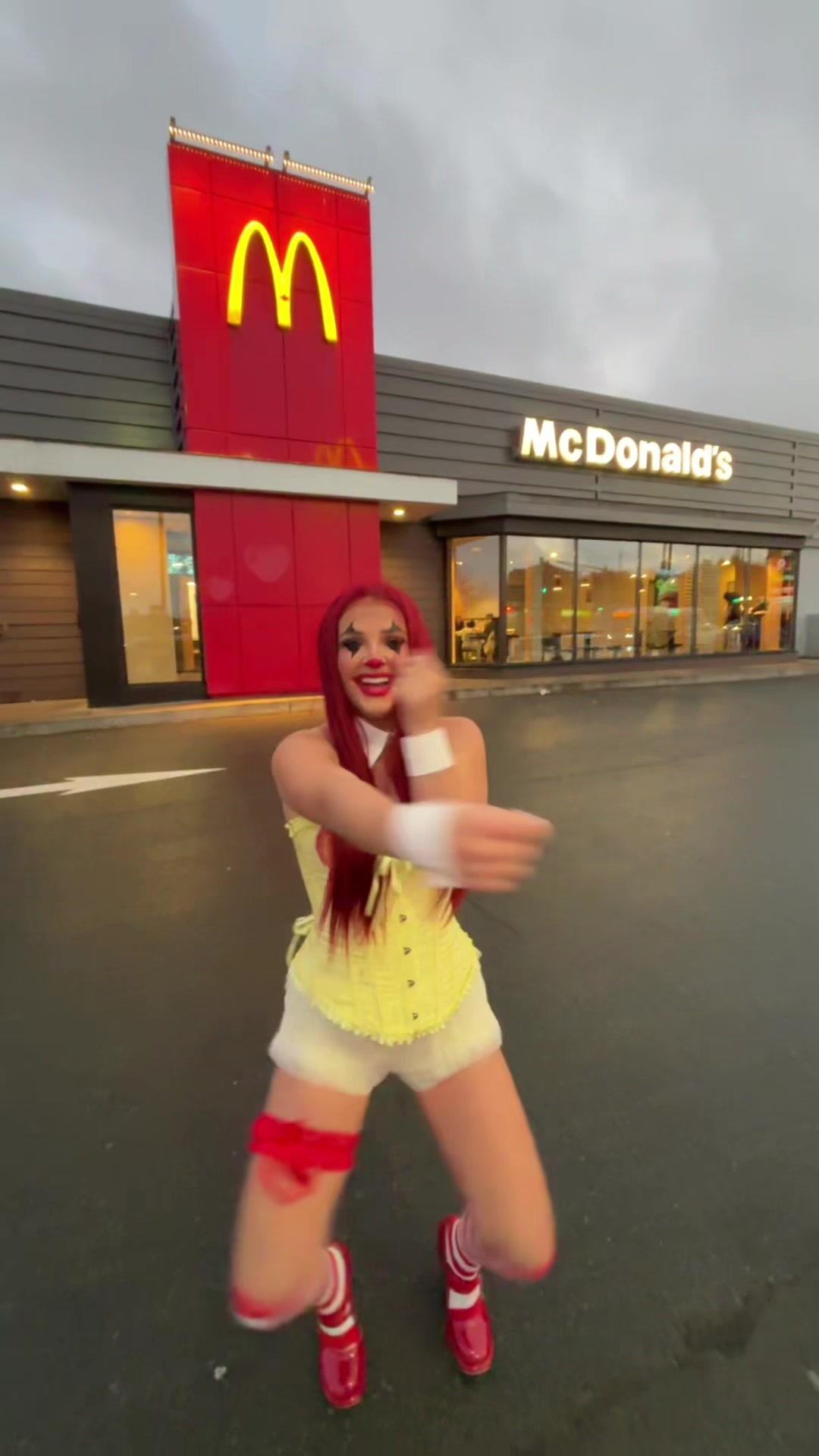 @Ella