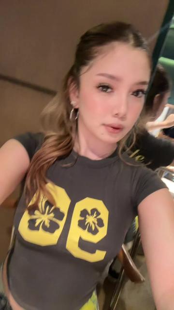@𝒴 .