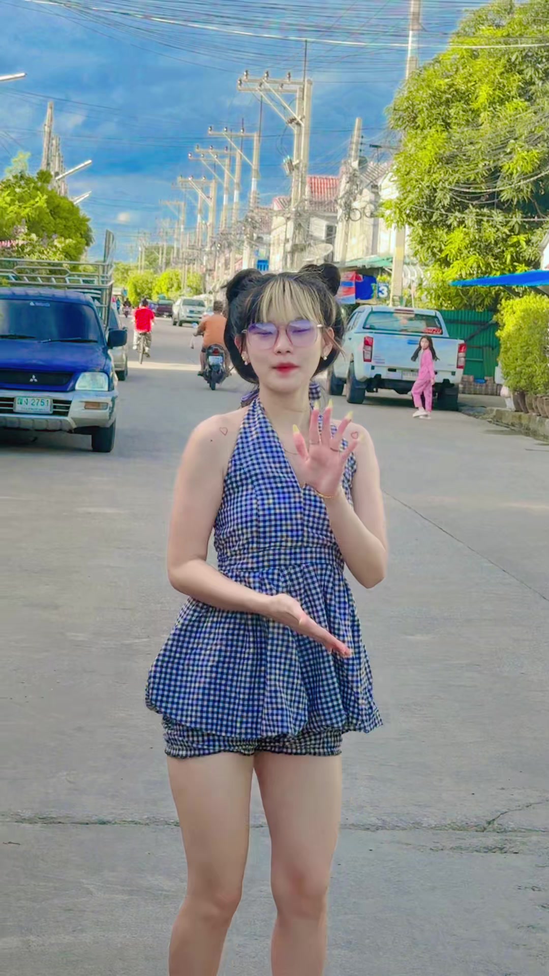 @Aye Mon San