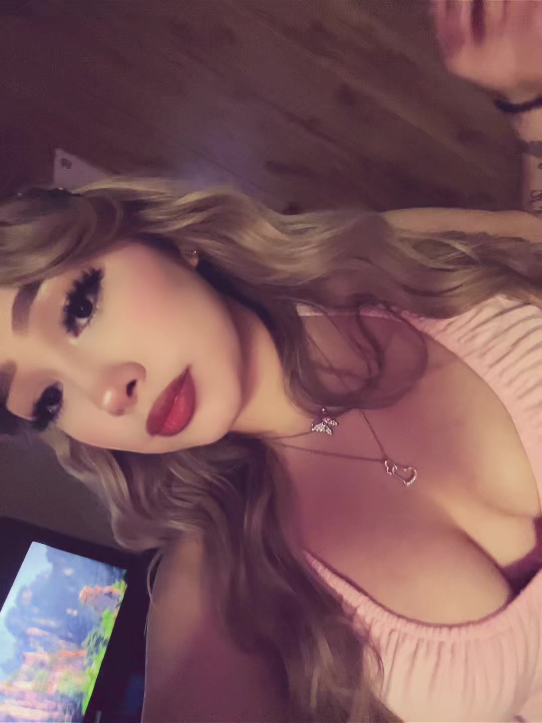 @Angelina🦋