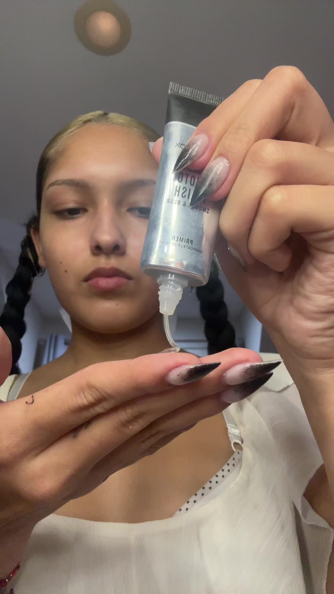 @Bella