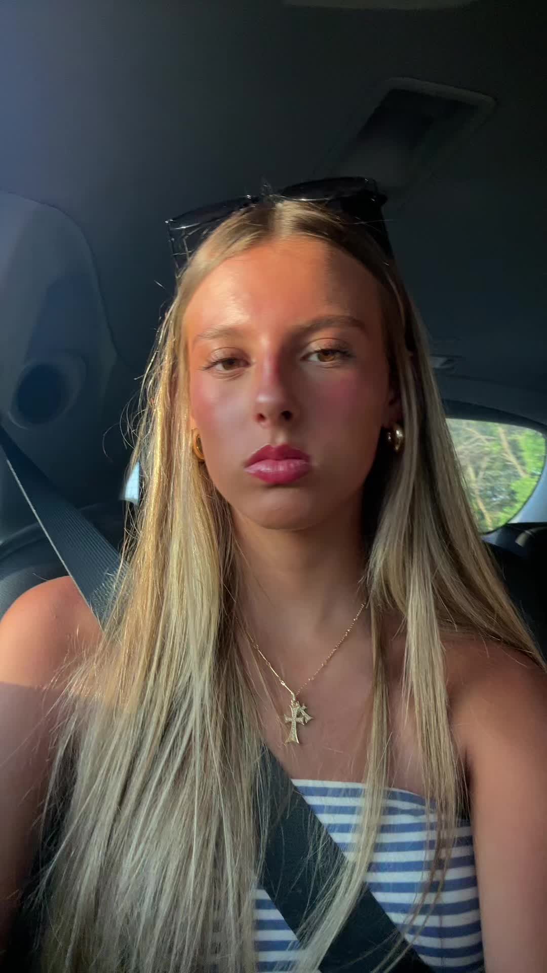 @???