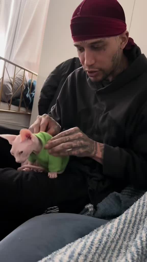 @famoussphynx