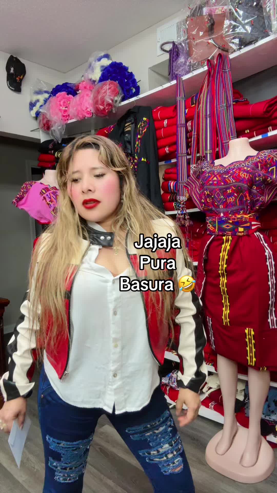 @Elena De León