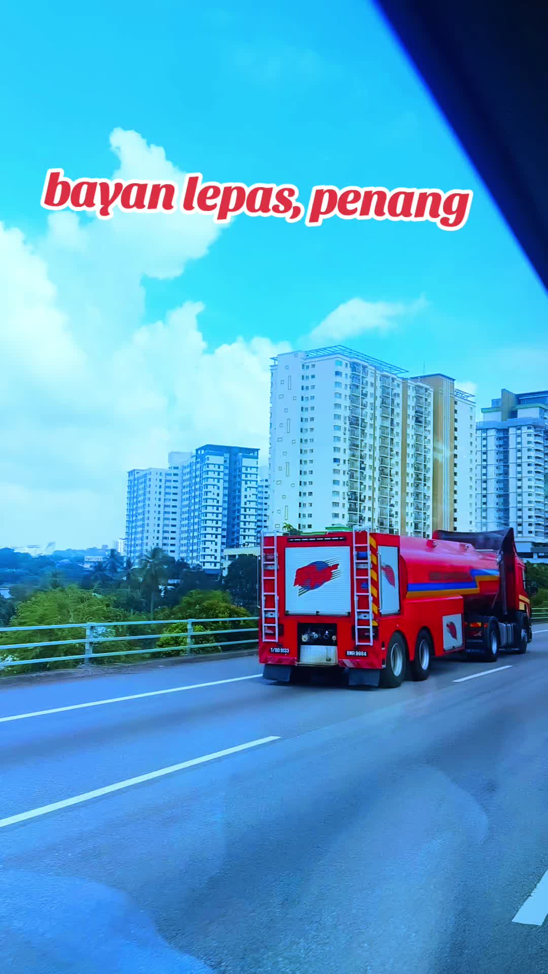 @यात्री