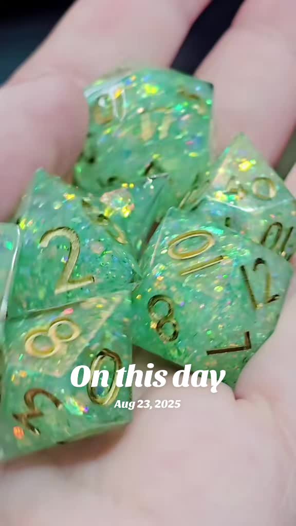 @KJ - Garnet Serpent Dice