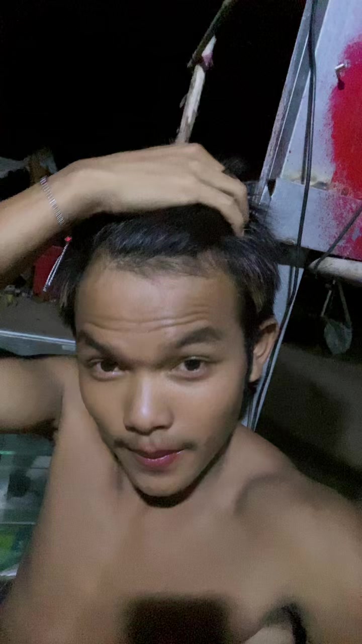 @បូរ ទំនើង