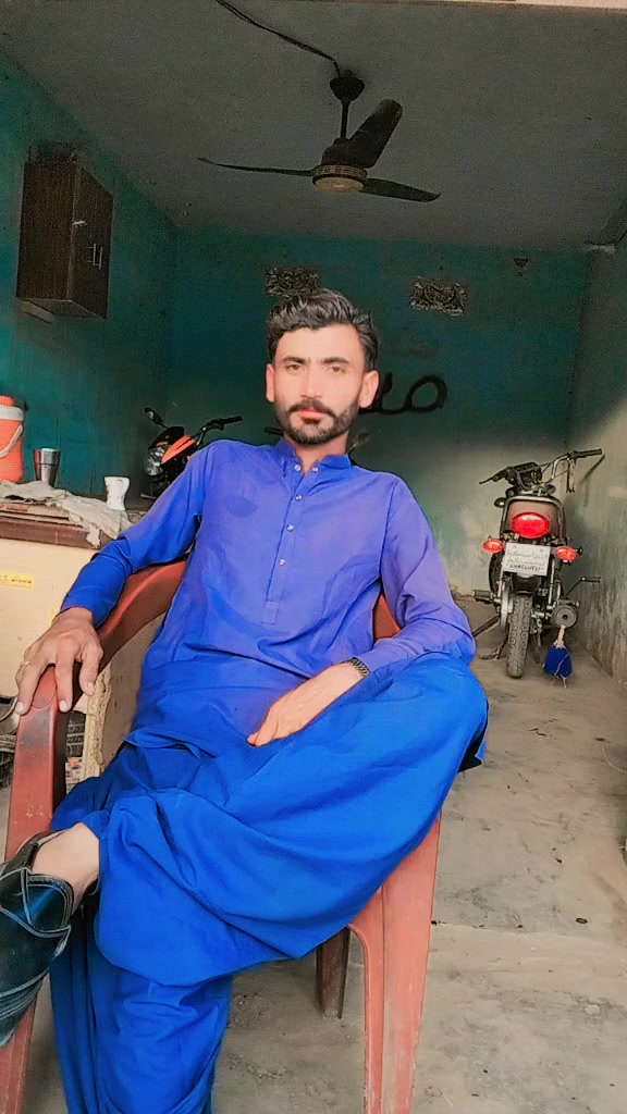 @( 👑KASHiF رحمانی💫 )