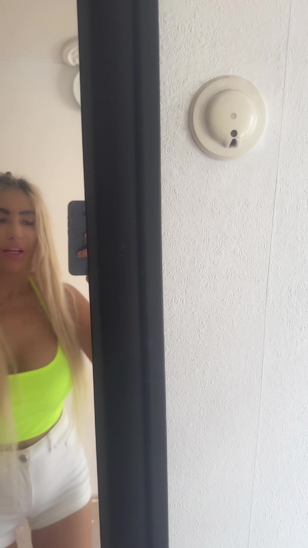 @FameChicka