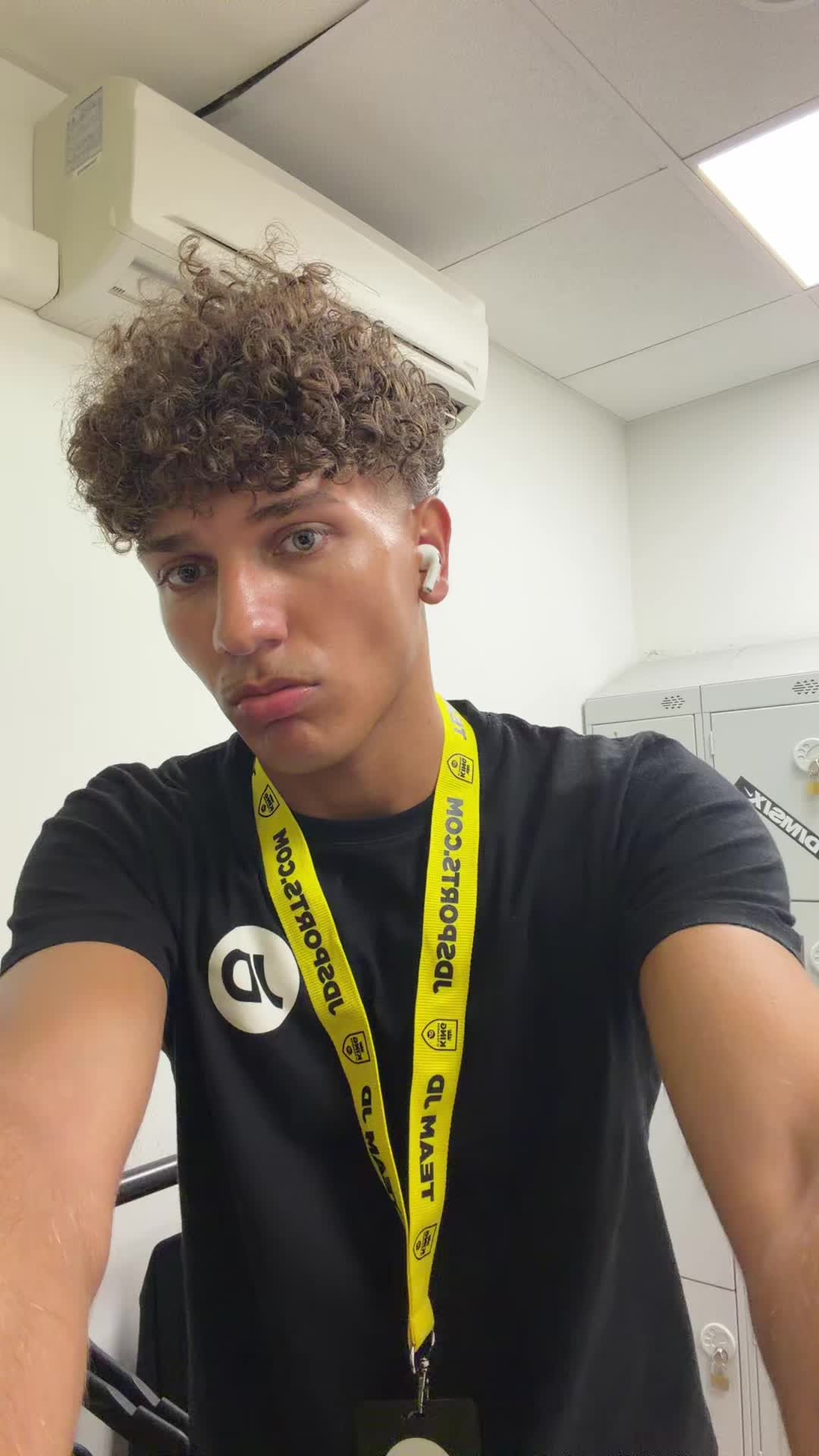 @JJ