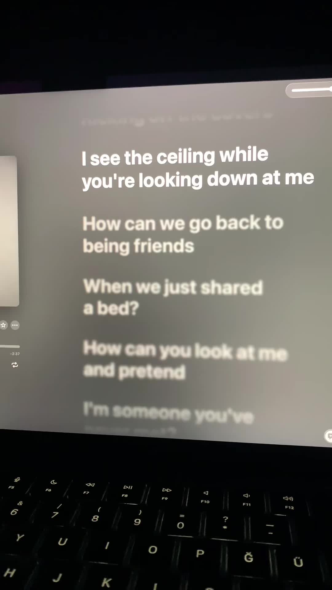 @lyricsfm