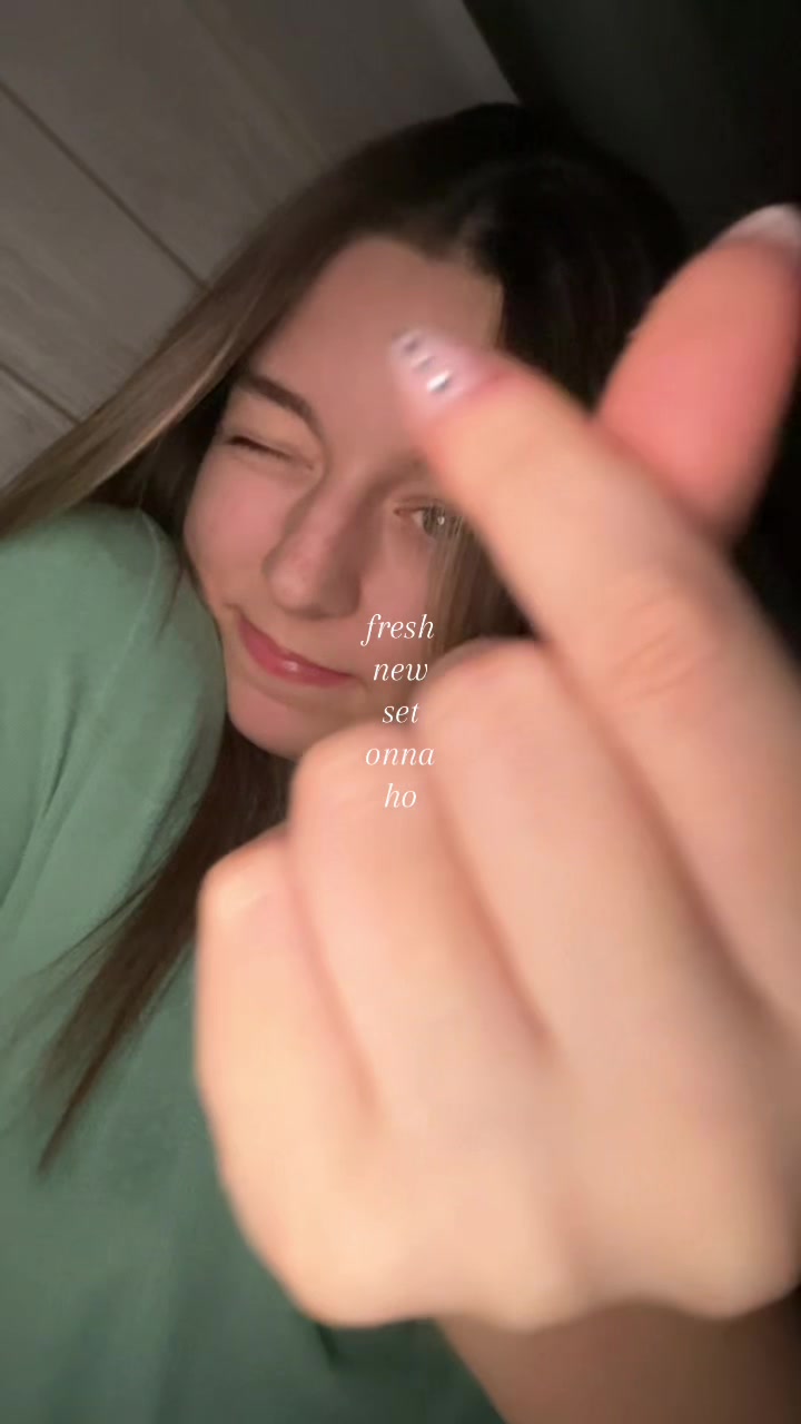 @CLAIRERIVERS ๐