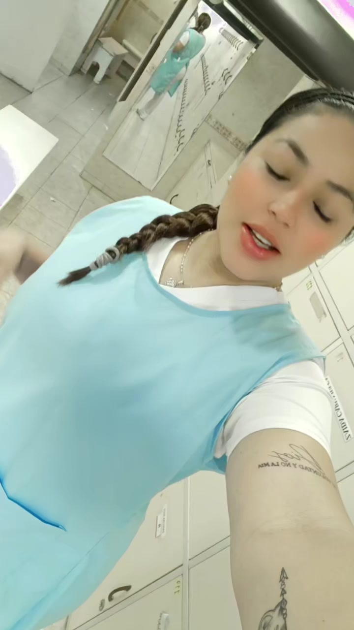 @ANILU🥰