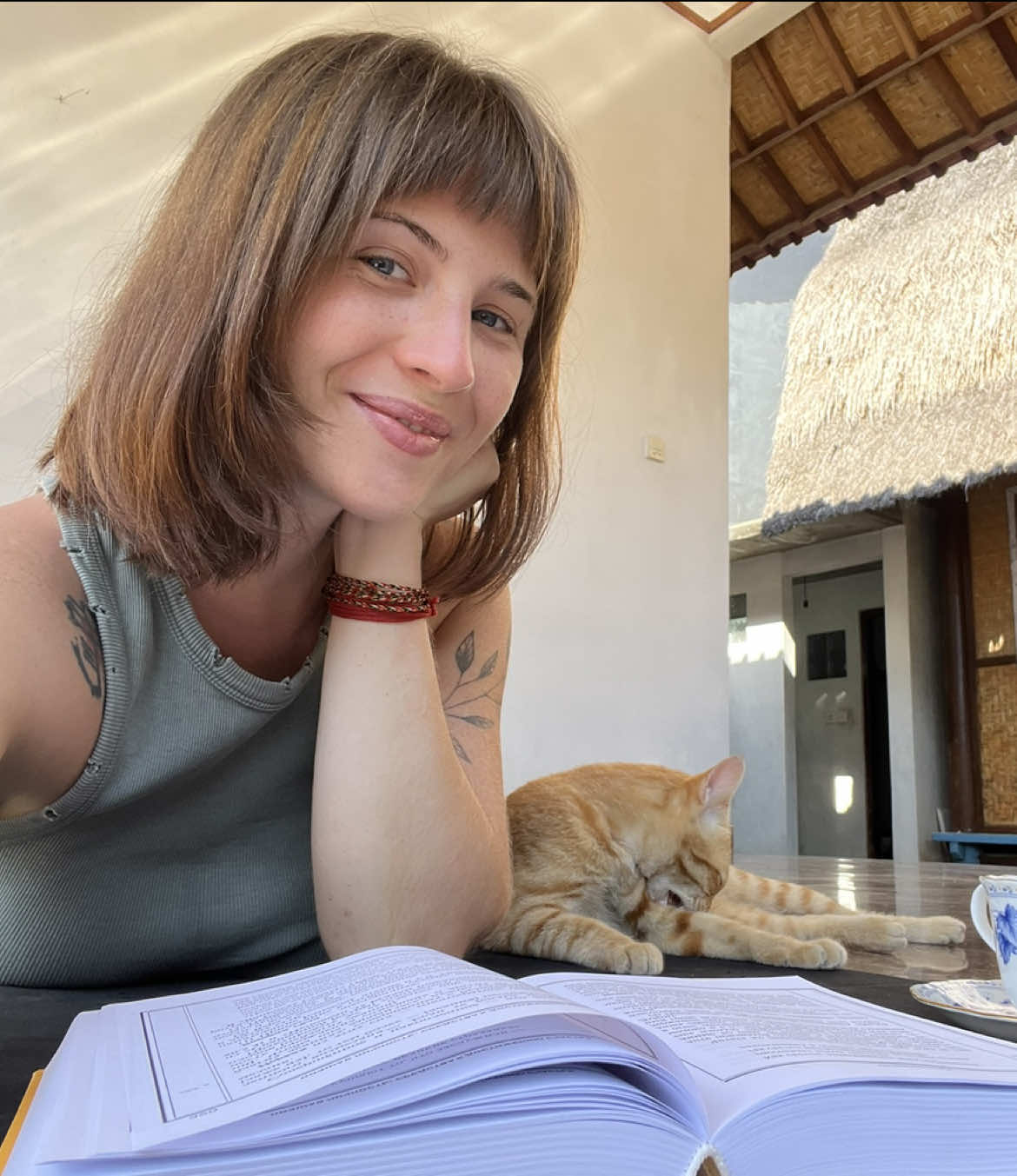 @Ana Mur | author • writer