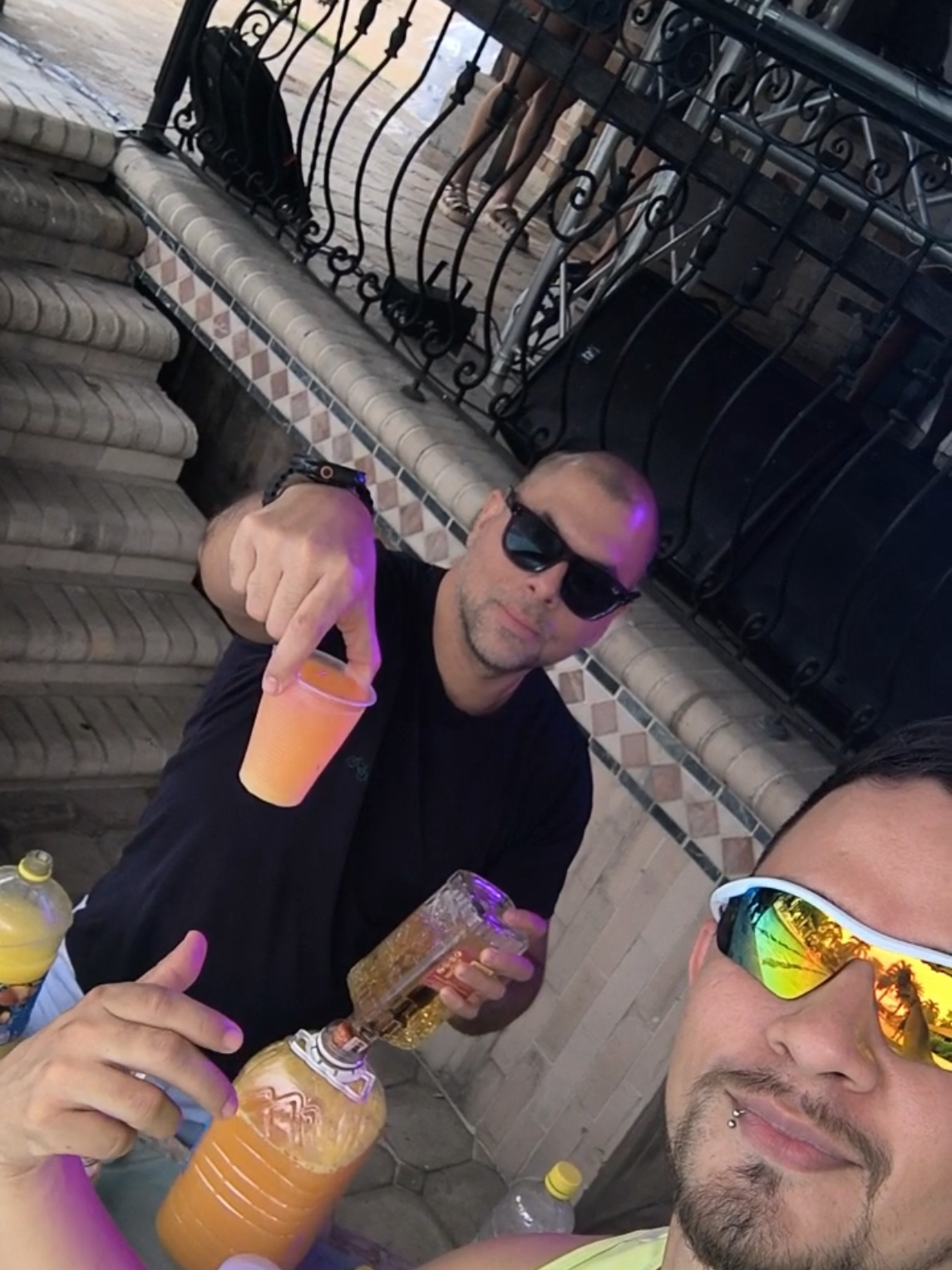 @Manuel Viveros