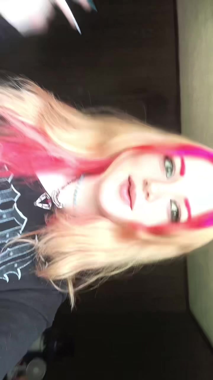 @Bella_9_9_9