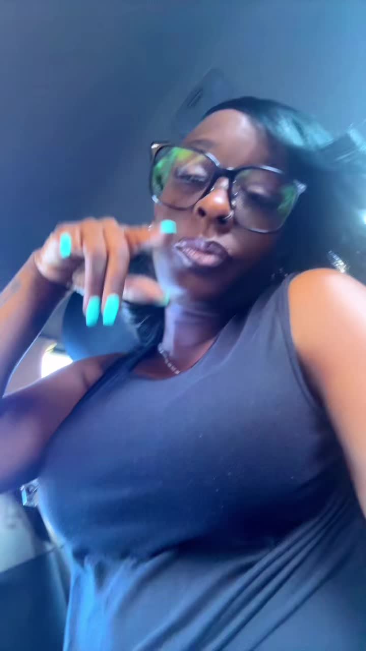 @BlackHelloKity