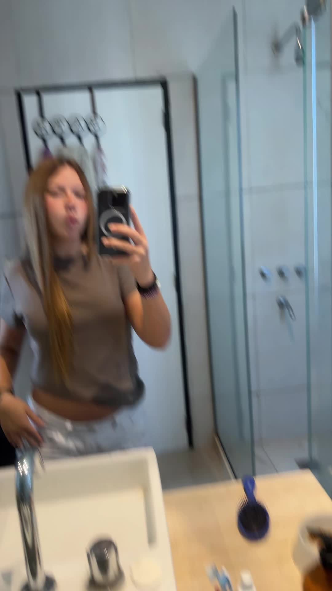 @rreeenaaa_