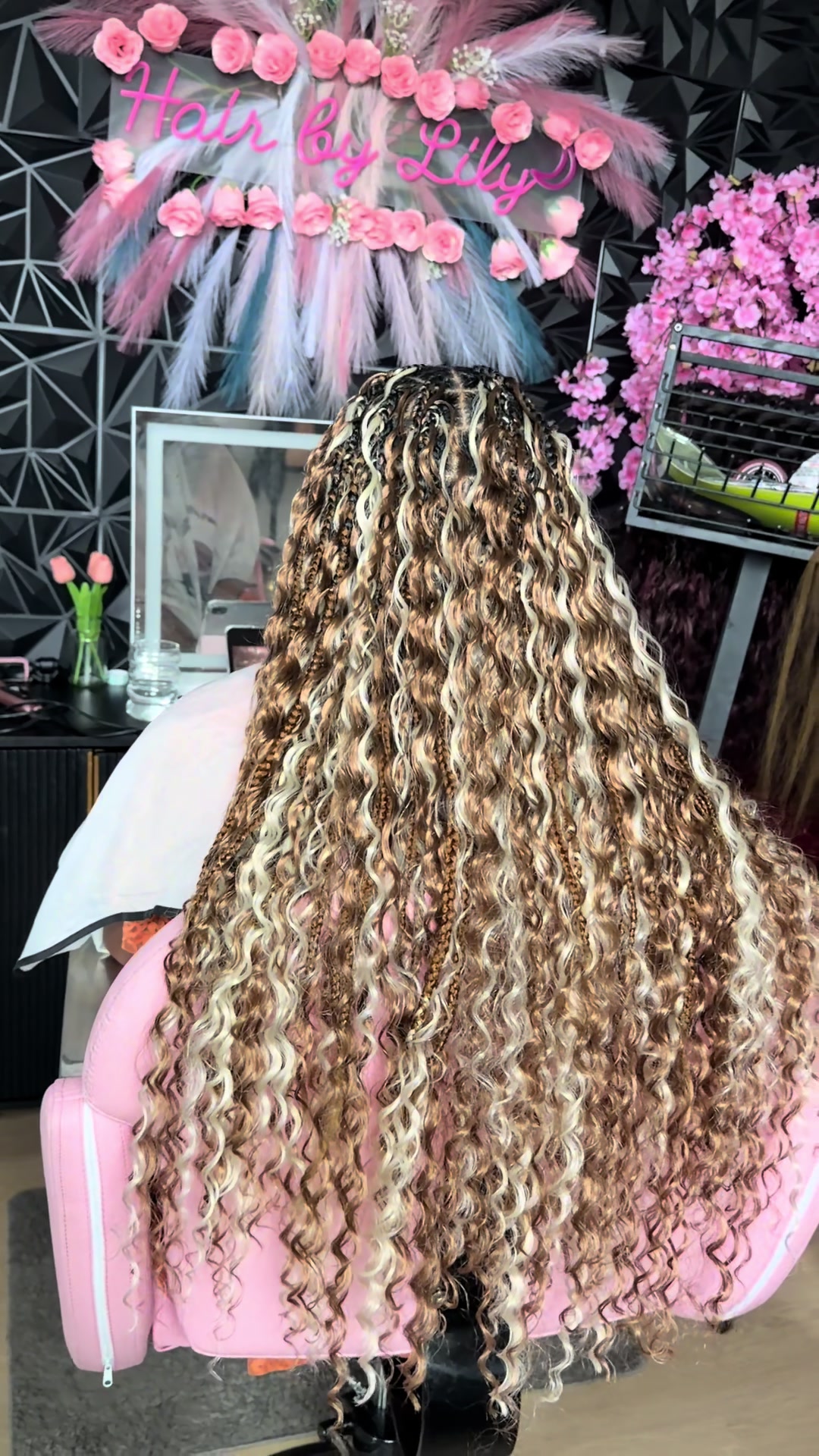 @Hairbylily Edmonton 🇨🇦