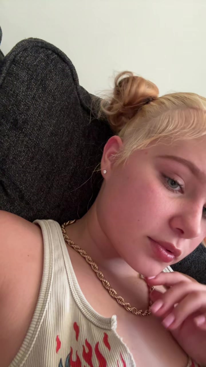 @1prettyblondieee