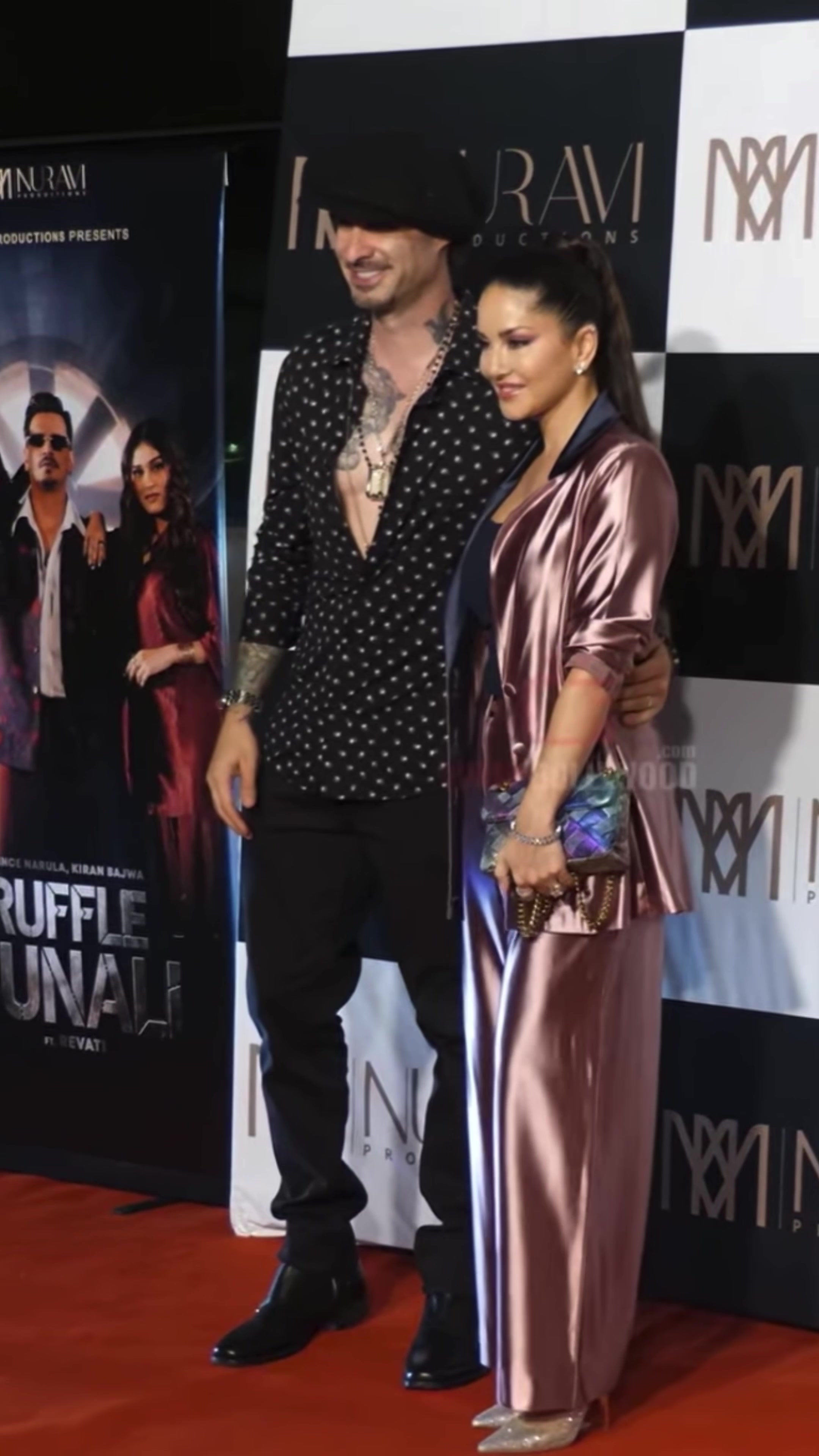 @SunnyLeone