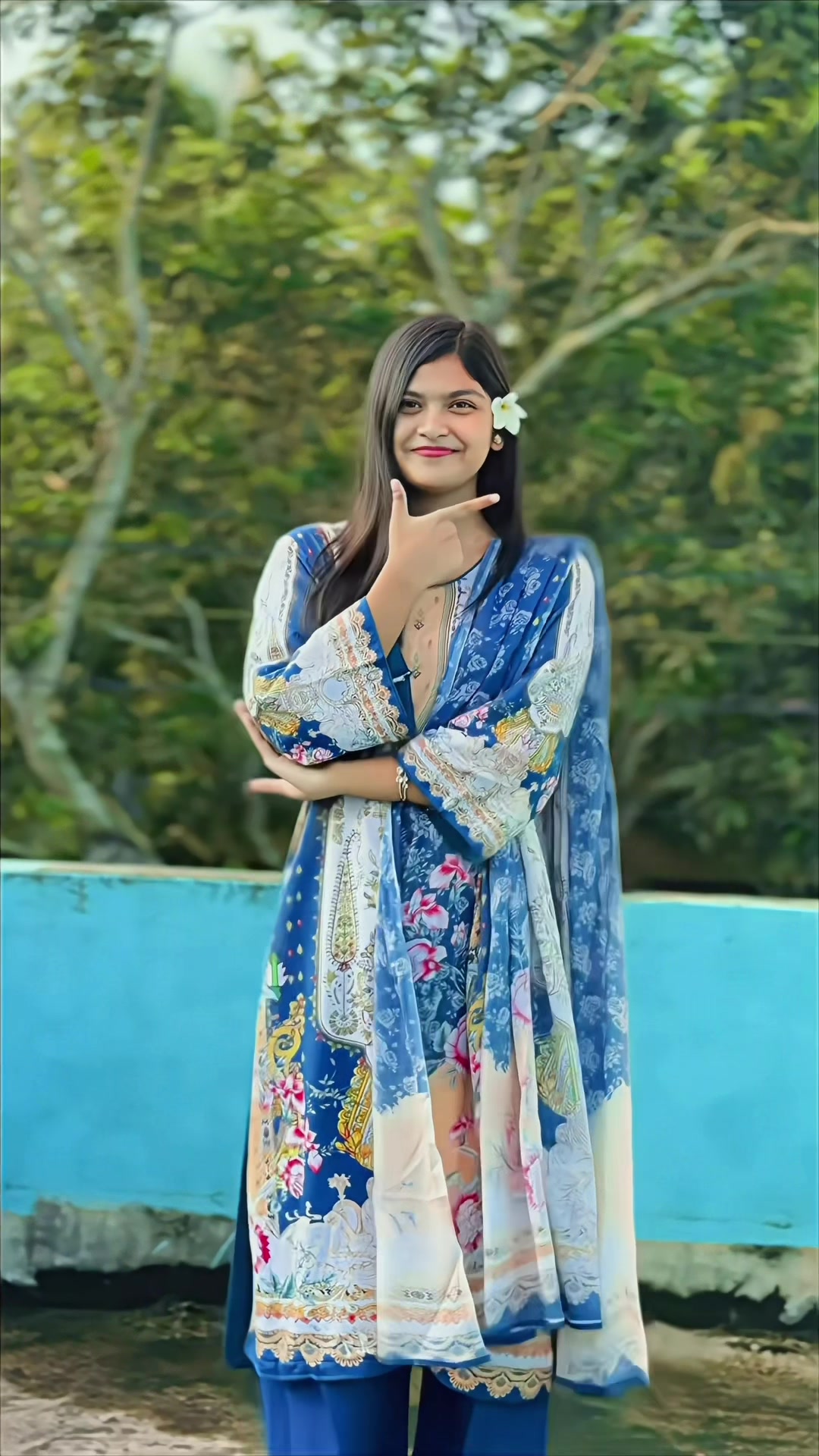 @Akhi Pakhi