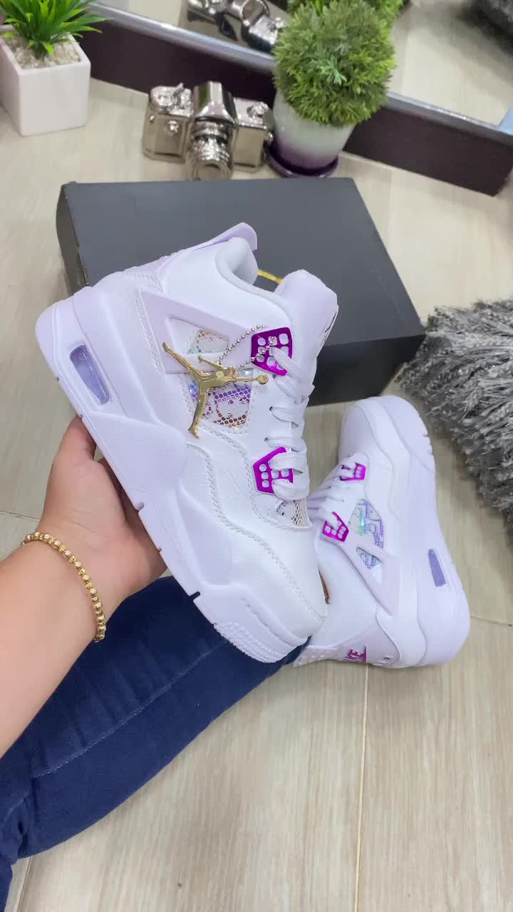 @𝓢𝓱𝓪𝔂𝓻𝓪 𝓢𝓱𝓸𝓮𝓼