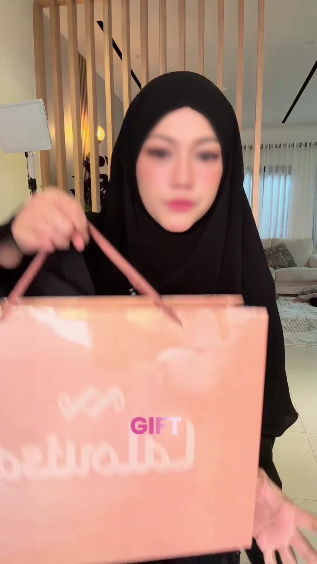 @lalouisa