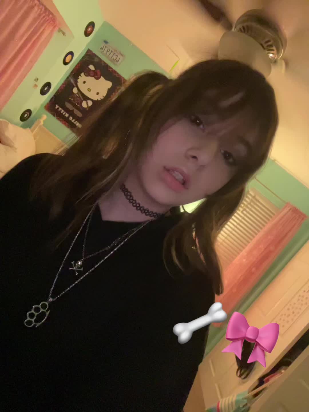 @👾