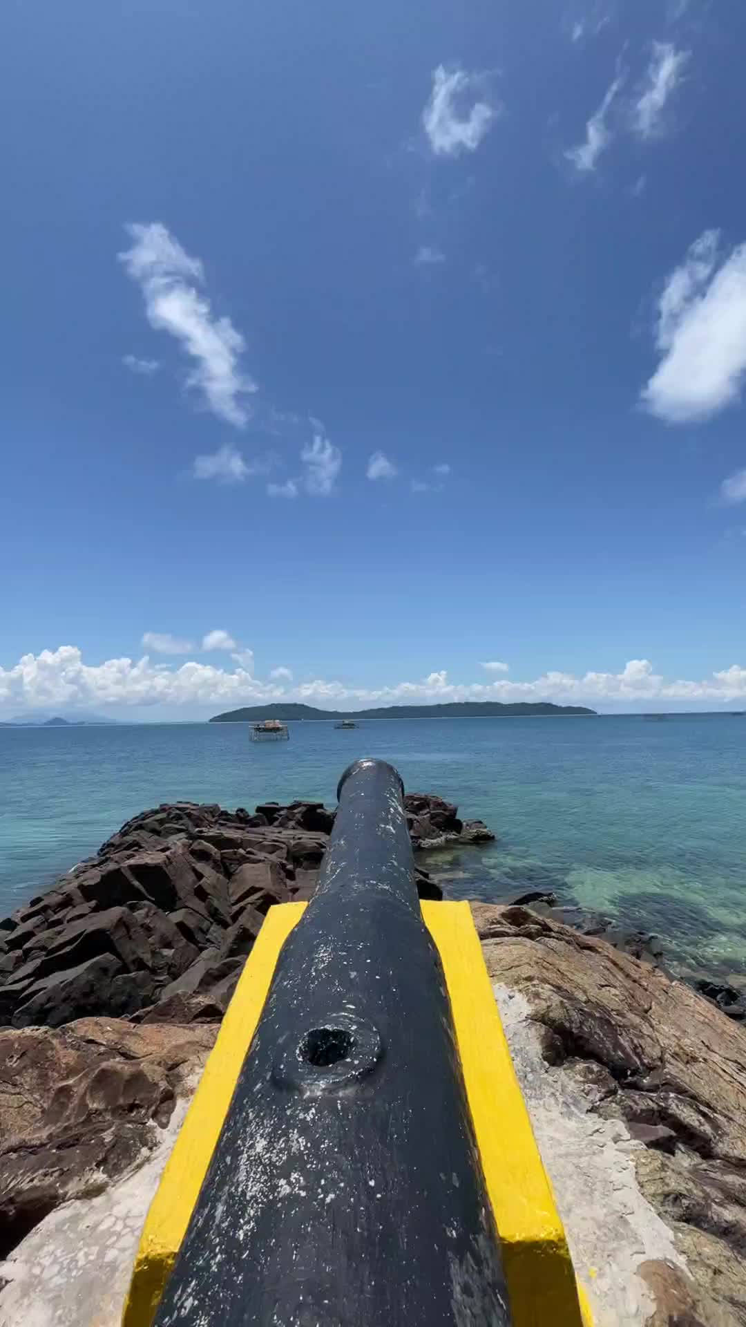 @lemukutan_island