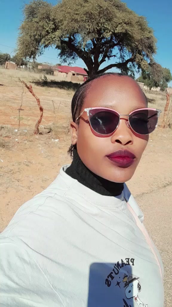 @Tshidi