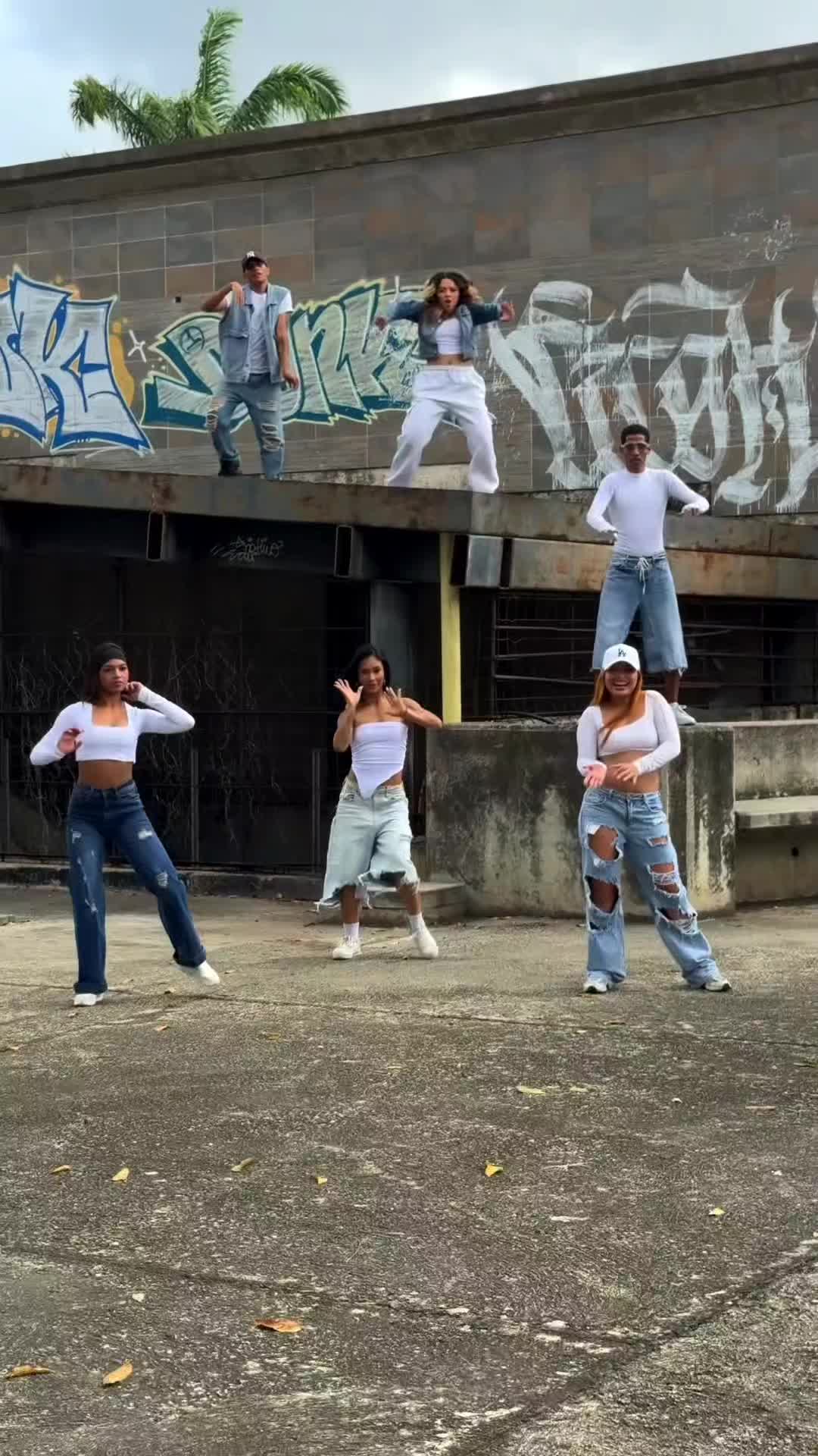 @Royal Dance Academia
