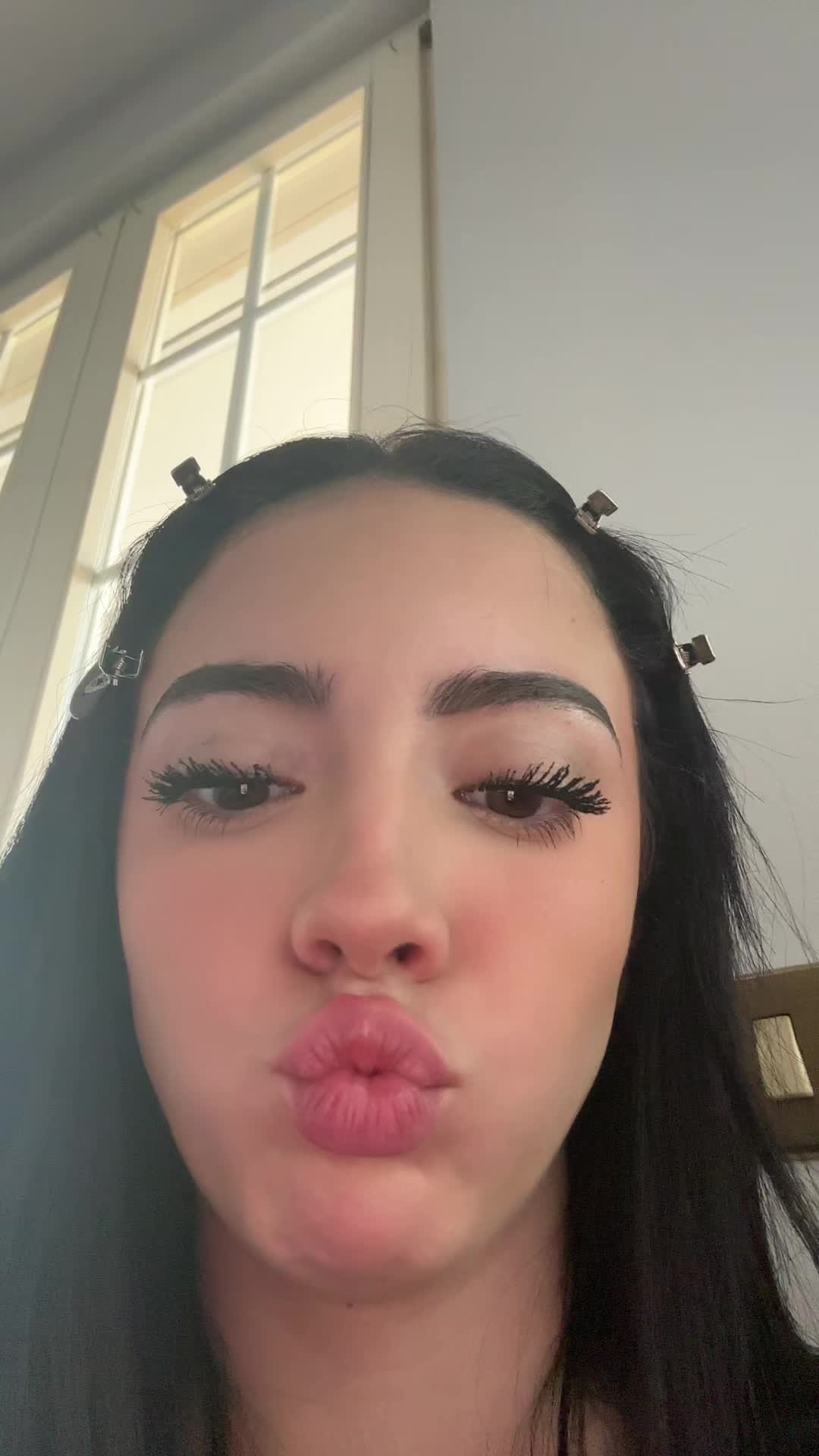 @lari📲