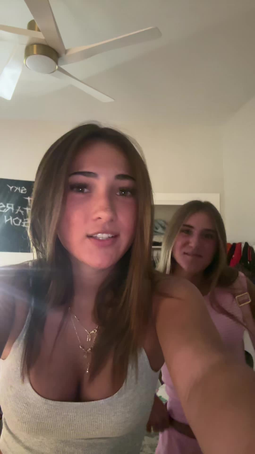 @😚