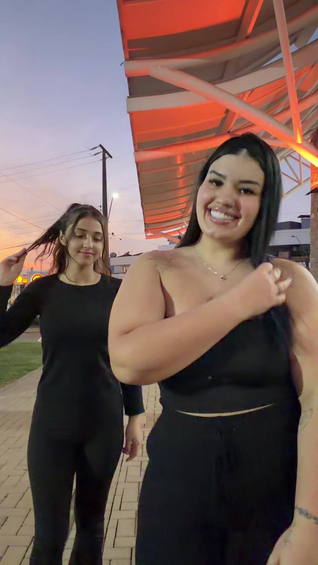 @Dora