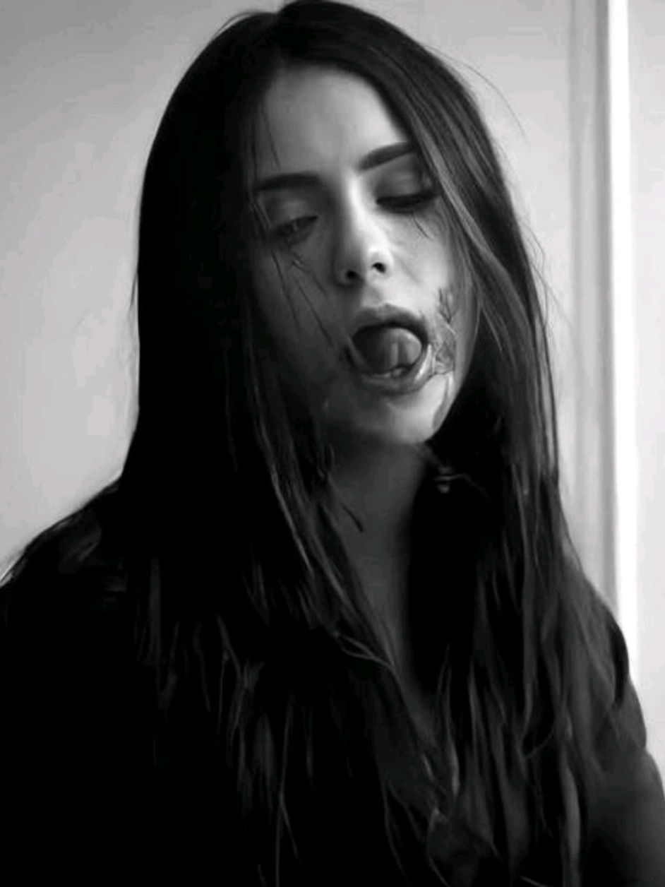 @isa 🧛♀️