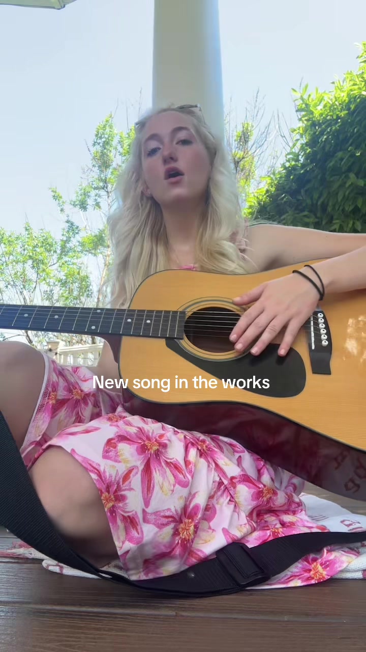 @Ellsbells