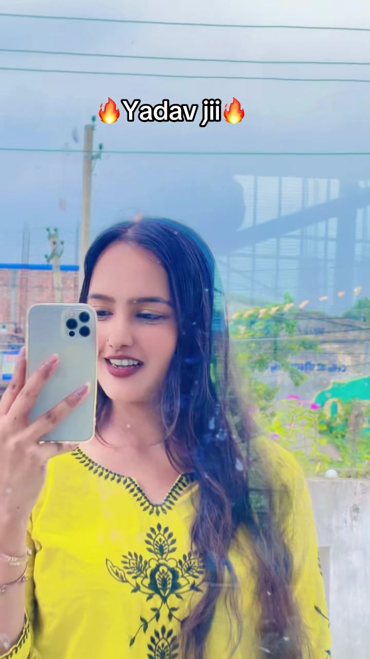 @Yadav girl🔥