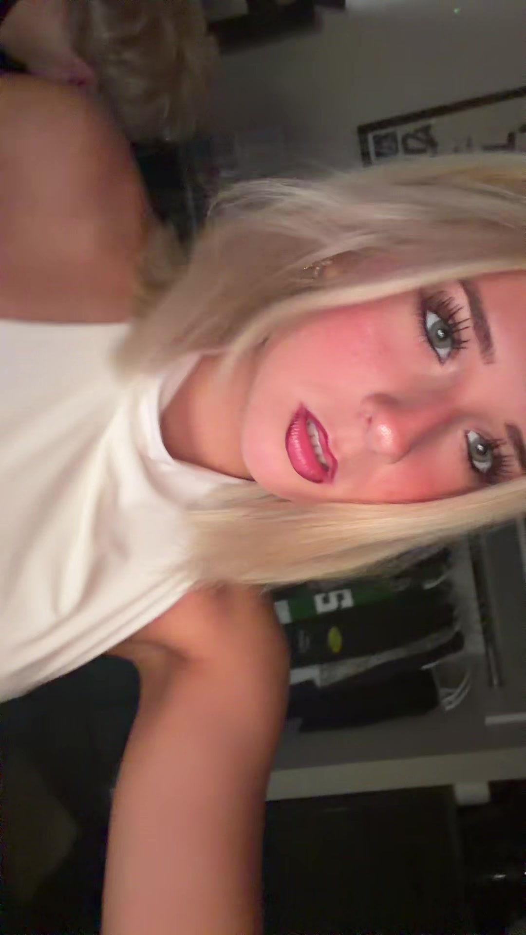 @savconway_