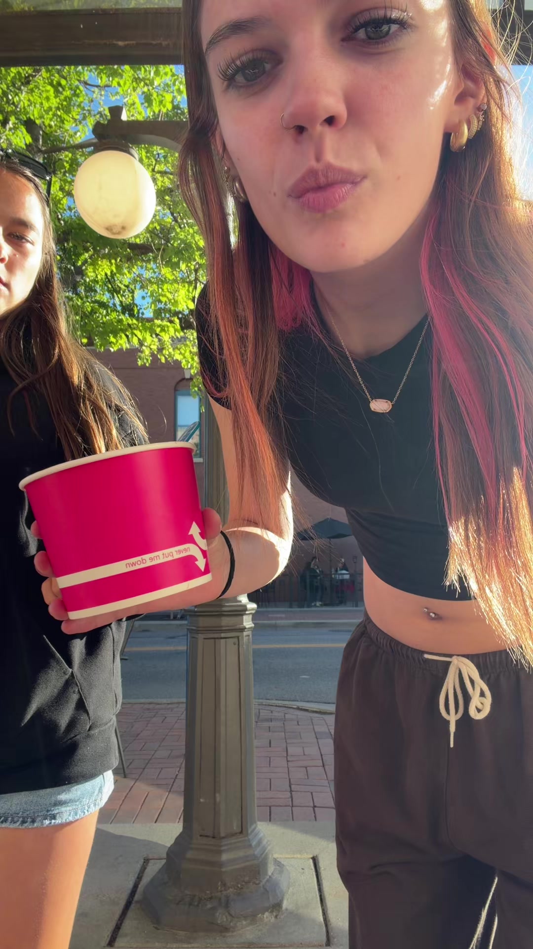 @🦄