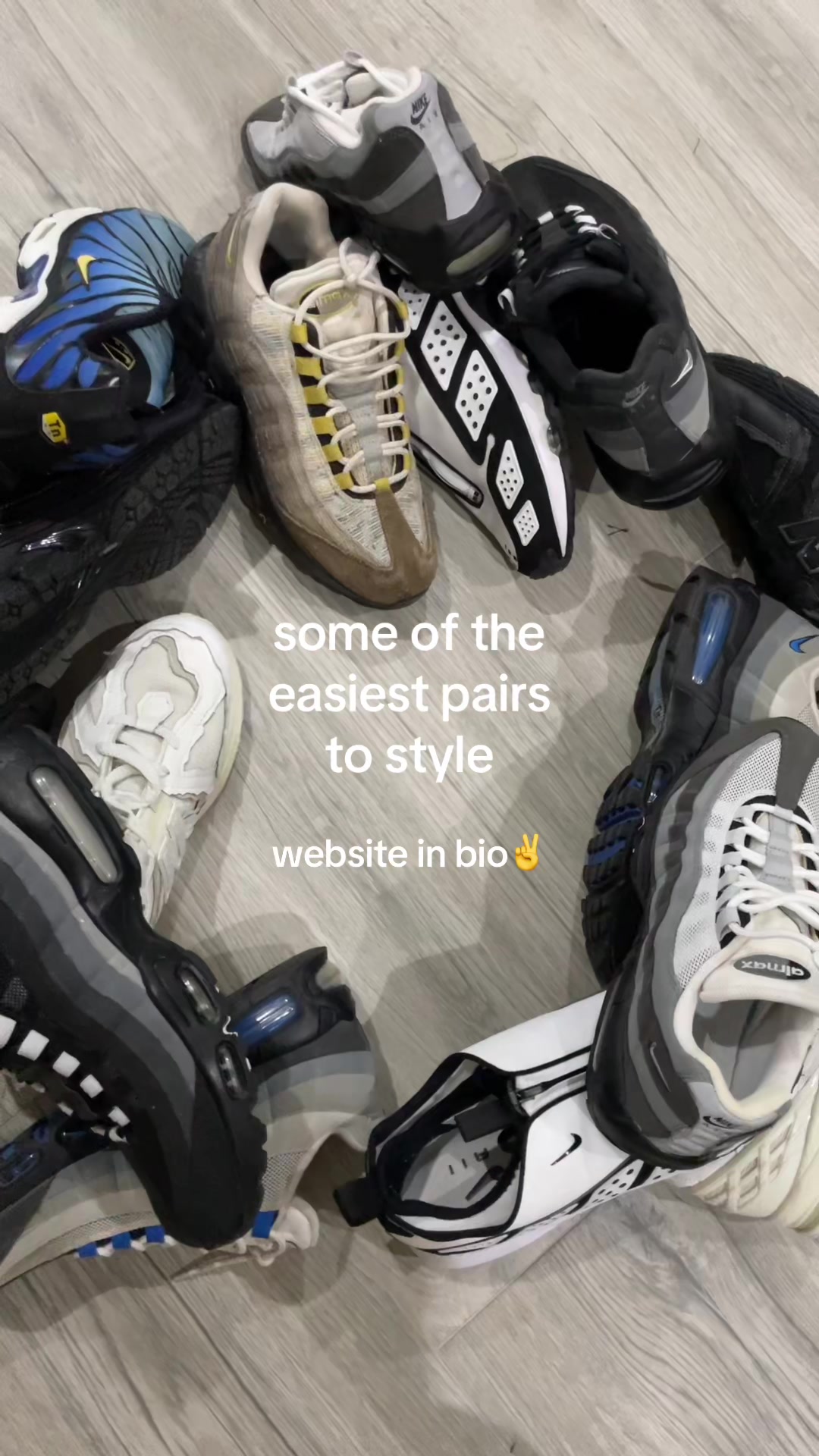 @atom👟