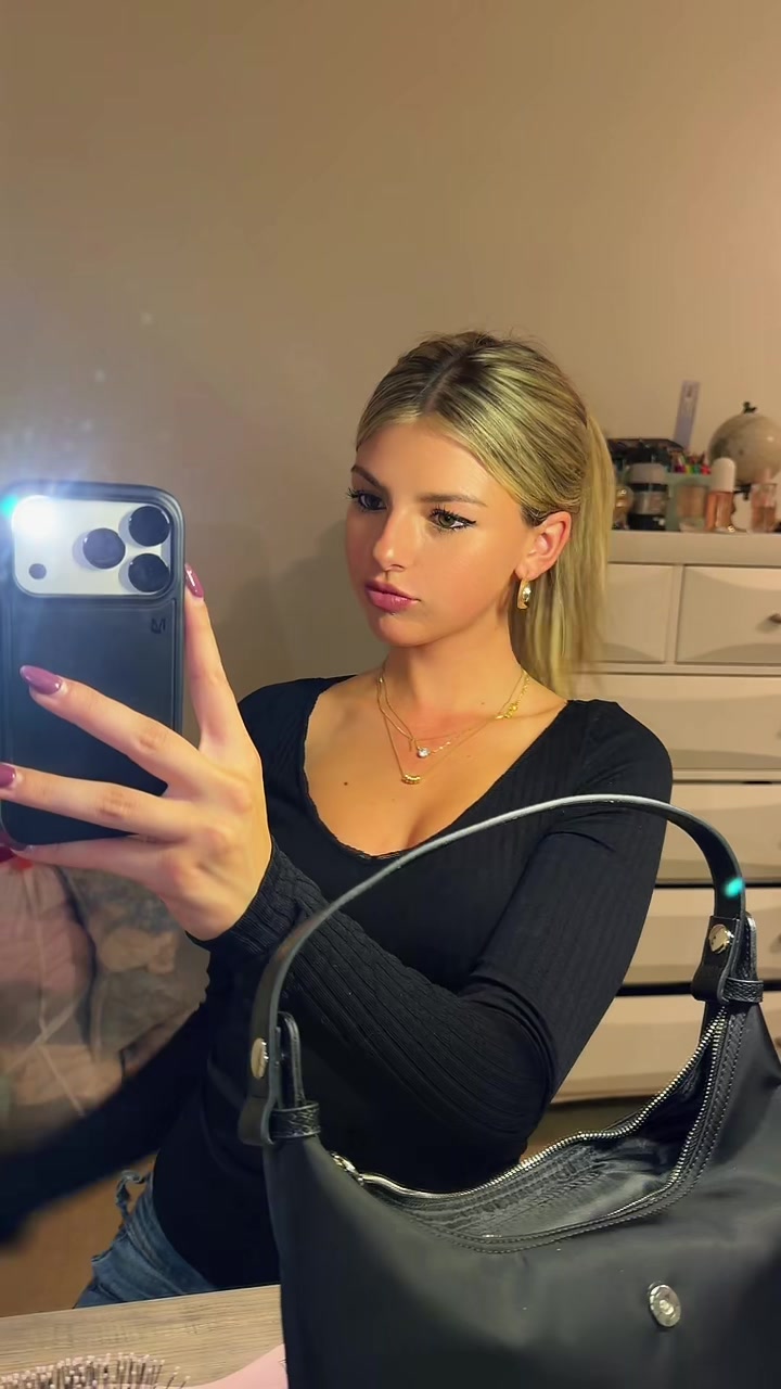 @isaaaa