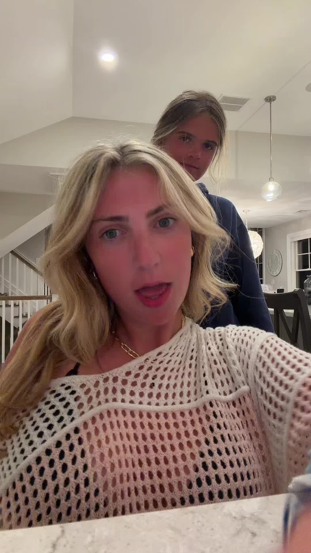 @chloe
